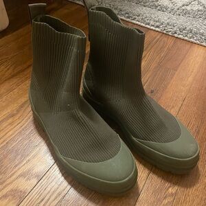 Everlane utility boot- olive